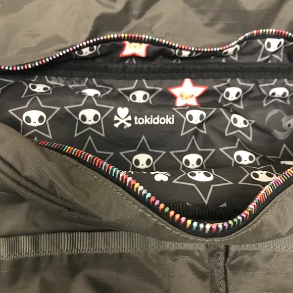 Tokidoki olive khaki computer messenger bag gold leather heart keychain skull - Picture 10 of 16